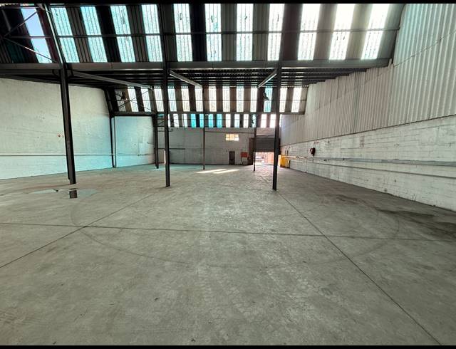 1,300M² WAREHOUSE FOR SALE IN BLACKHEATH INDUSTRIAL